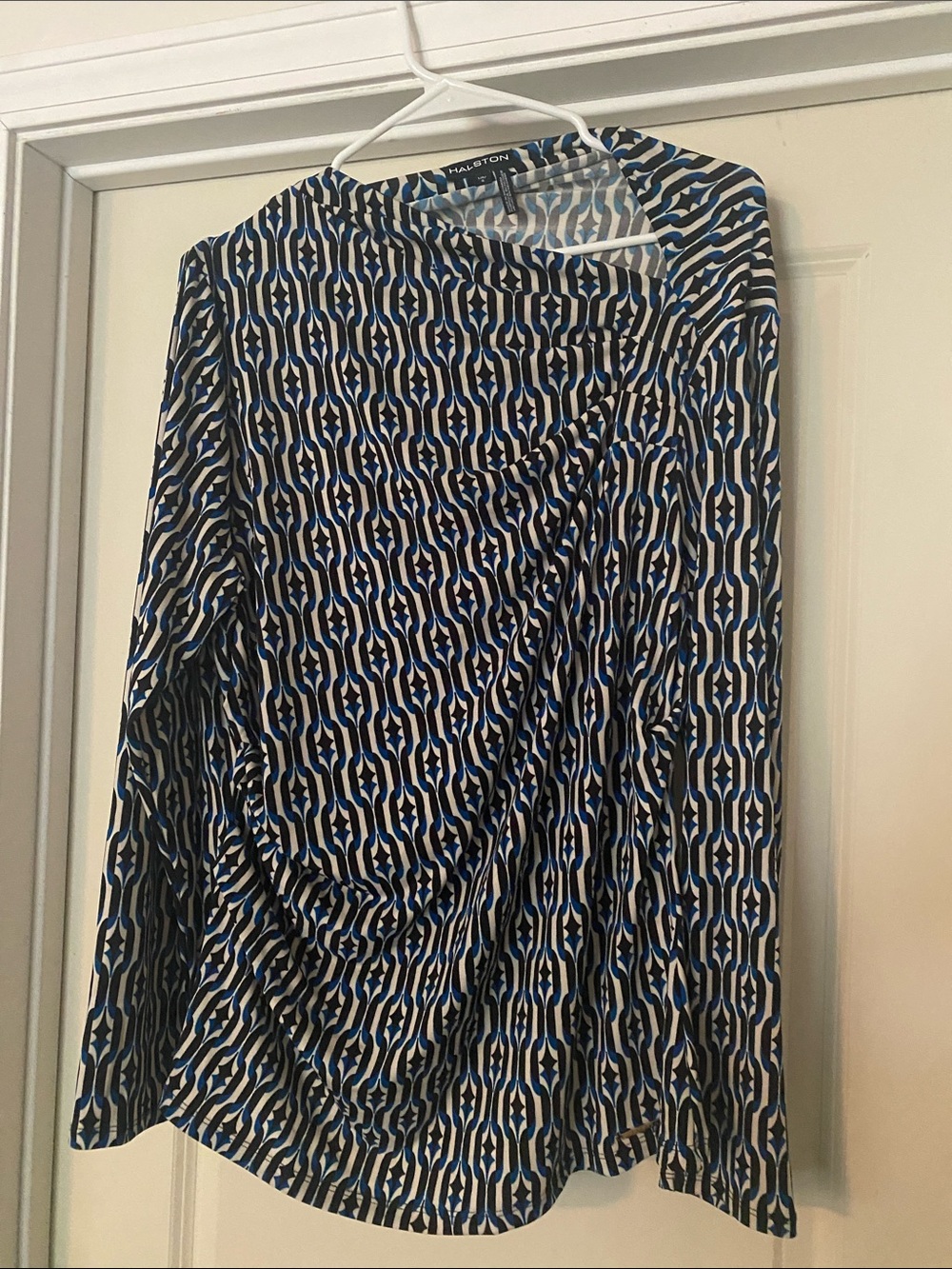 Halston Geometric Blue & Black Long Sleeve Top size Large
